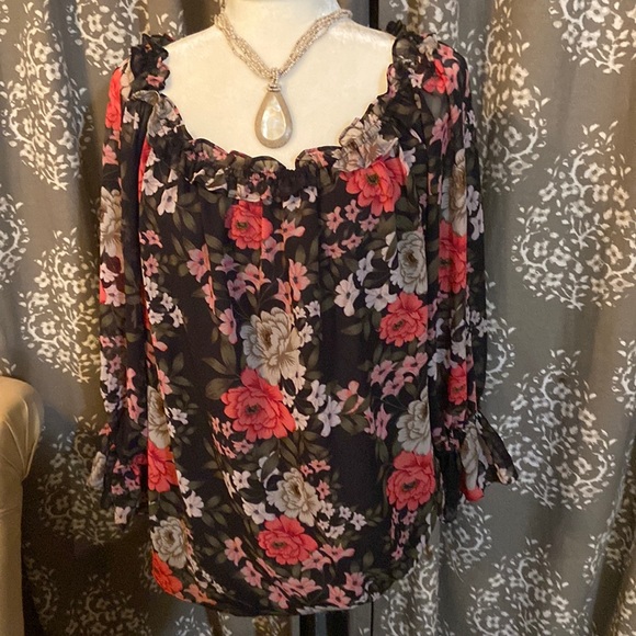 2x NWT INC beautiful black floral blouse with sheer ballon sleeves - Picture 2 of 9
